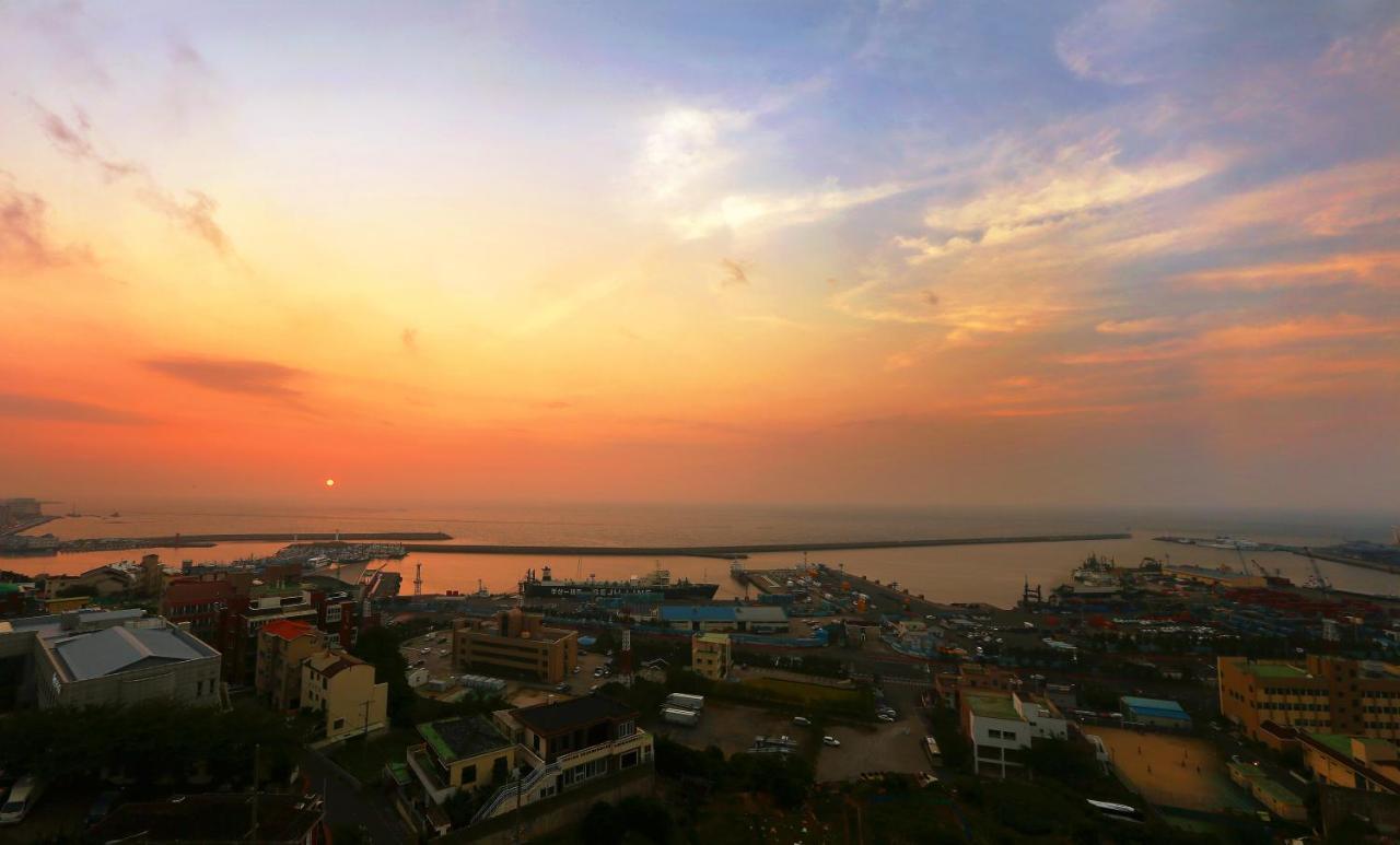 Sims Hotel Jeju Buitenkant foto