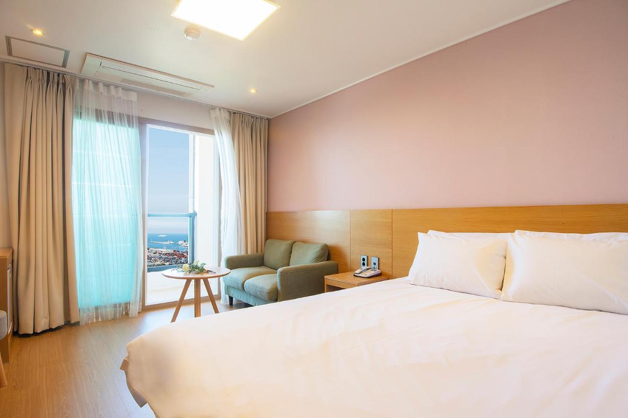 Sims Hotel Jeju Buitenkant foto