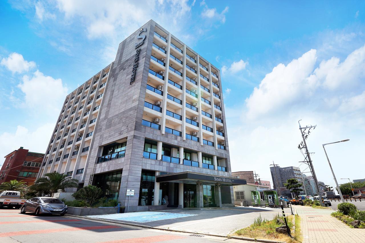 Sims Hotel Jeju Buitenkant foto